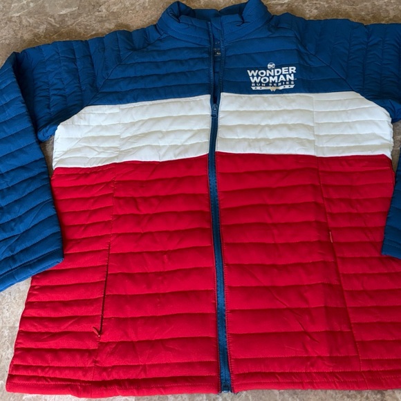 DC Wonder Woman Run Series Puffer Jacket/Coat Ladies XXL Ventures Endurance - Picture 1 of 6